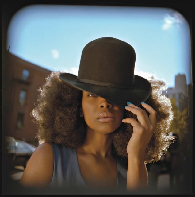 A cantora Erykah Badu: de volta à cidade para dois shows