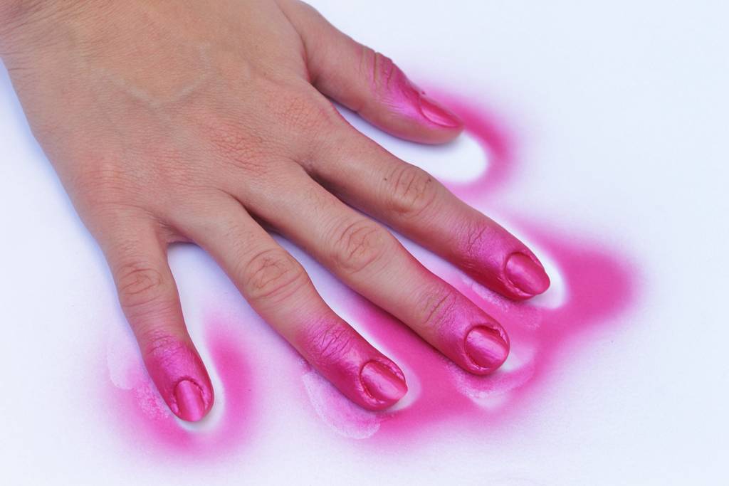 Testamos duas marcas do tão falado esmalte spray