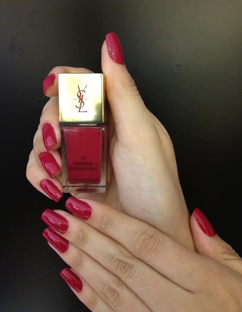 Esmalte vermelho para atrair um grande amor no Ano Novo