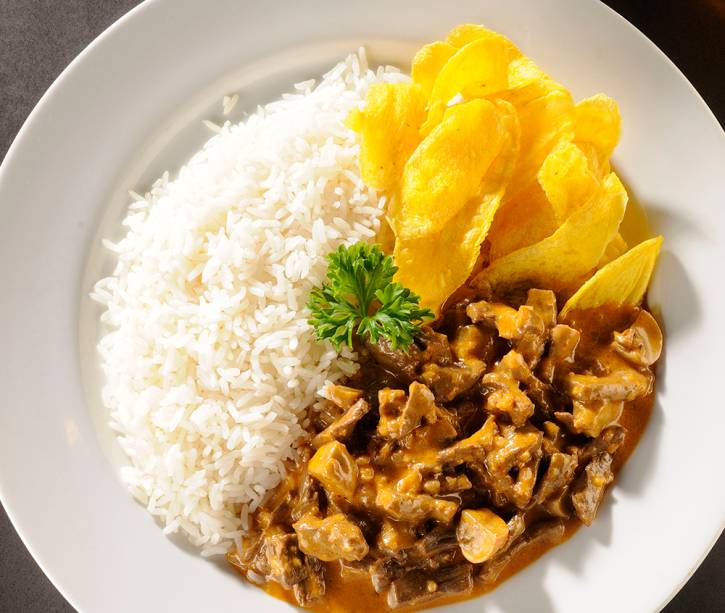 Chefs na Rua: estrogonofe da chef Janaina Rueda Chefs na Rua: estrogonofe da chef Janaina Rueda