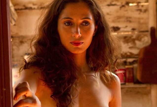 Camila Pitanga vive uma ex-prostituta: drama Eu Receberia as Piores Notícias dos seus Lindos Lábios Camila Pitanga vive uma ex-prostituta: drama Eu Receberia as Piores Notícias dos seus Lindos Lábios