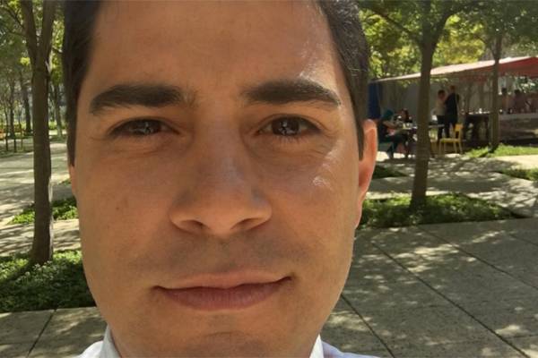 10 respostas curtas e grossas de Evaristo Costa no Twitter