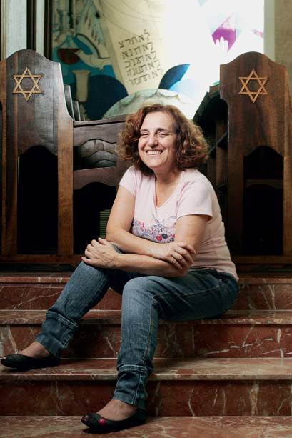 Vicky: aulas de canto lírico e apresentações na Biblioteca de São Paulo Vicky: aulas de canto lírico e apresentações na Biblioteca de São Paulo