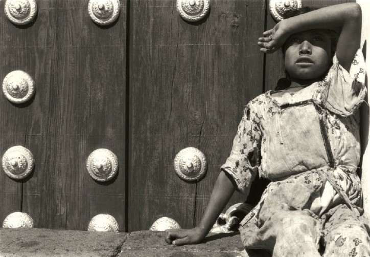 "Menina Vendo Passarinhos", de 1931: obra de Manuel Álvarez Bravo investe nas figuras humanas "Menina Vendo Passarinhos", de 1931: obra de Manuel Álvarez Bravo investe nas figuras humanas