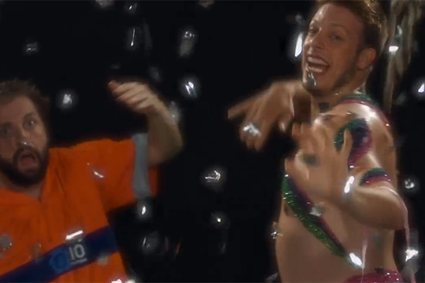 Fábio Porchat vira “Globeleza” em vinheta de carnaval da Fox