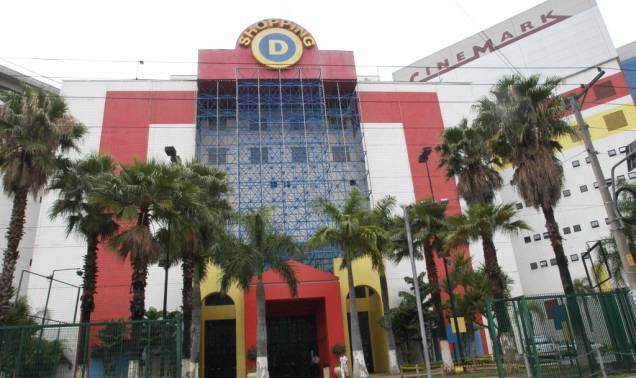 Fachada do Shopping D, na Marginal Tietê Fachada do Shopping D, na Marginal Tietê