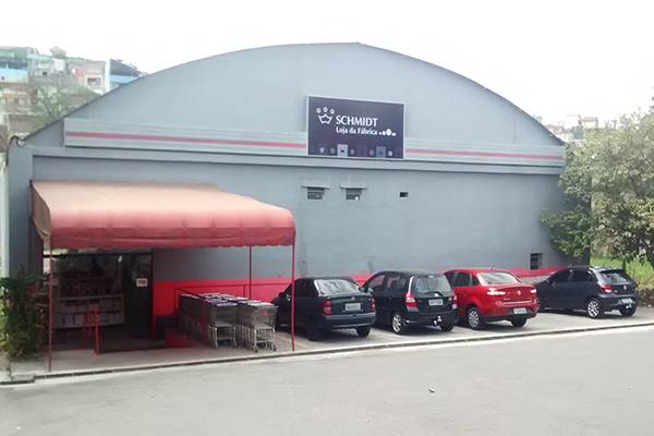 Loja de fábrica das porcelanas Schmidt oferece preços mais baixos