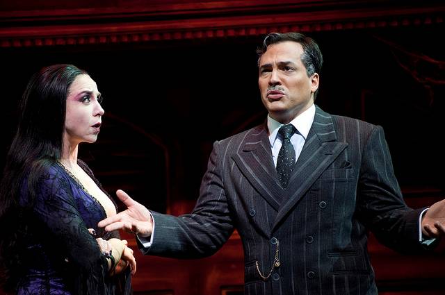 	Gomes e Morticia, papeis de Marisa Orth e Daniel Boaventura, no musical A Família Addams