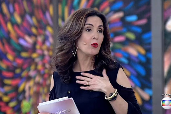 Henri Castelli deixa Fátima Bernardes sem resposta após pergunta sobre tocha olímpica