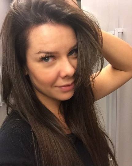 Fernanda Souza muda a cor dos cabelos para nova personagem em novela