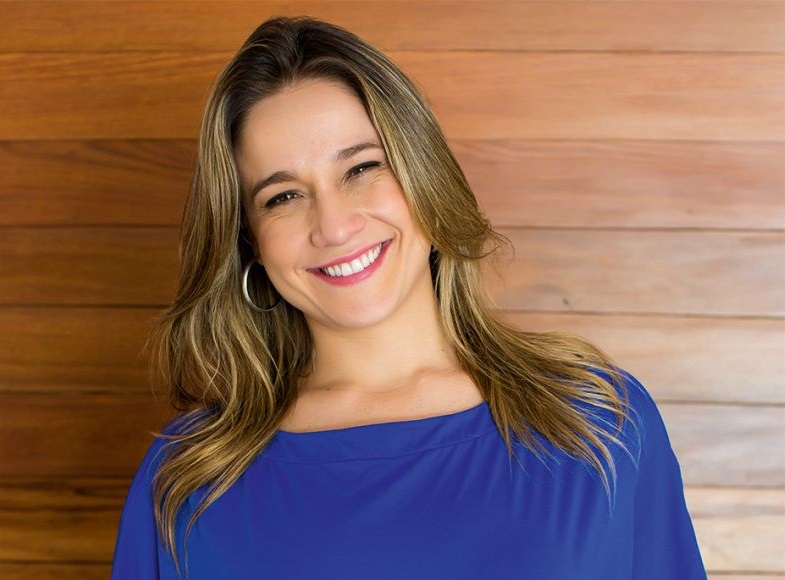 Fernanda Gentil posta foto com o filho e desabafa sobre dificuldades em amamentar