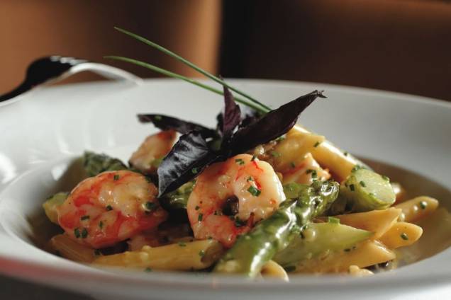 Penne com camarão e aspargo ao curry: um dos acertos da cozinha Penne com camarão e aspargo ao curry: um dos acertos da cozinha