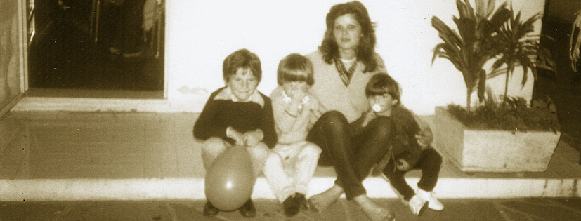 Mataram meu Irmão: o diretor Cristiano Burlan narra a história do irmão usuário de crack que foi assassinado com sete tiros em 2001 Mataram meu Irmão: o diretor Cristiano Burlan narra a história do irmão usuário de crack que foi assassinado com sete tiros em 2001