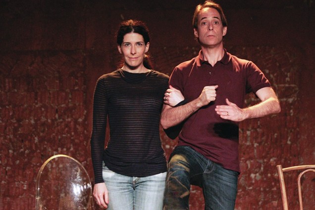 Graziella Moretto e Pedro Cardoso protagonizam a comédia Uãnuêi — Esta Noite Se Improvisa