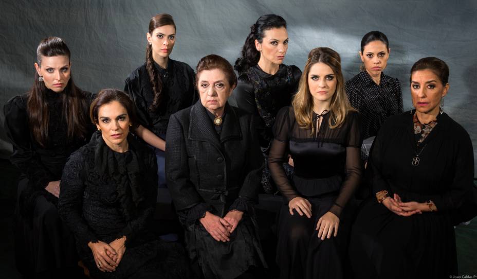 Walderez de Barros encabeça o elenco da nova montagem de A Casa de Bernarda Alba: direção de Elias Andreato