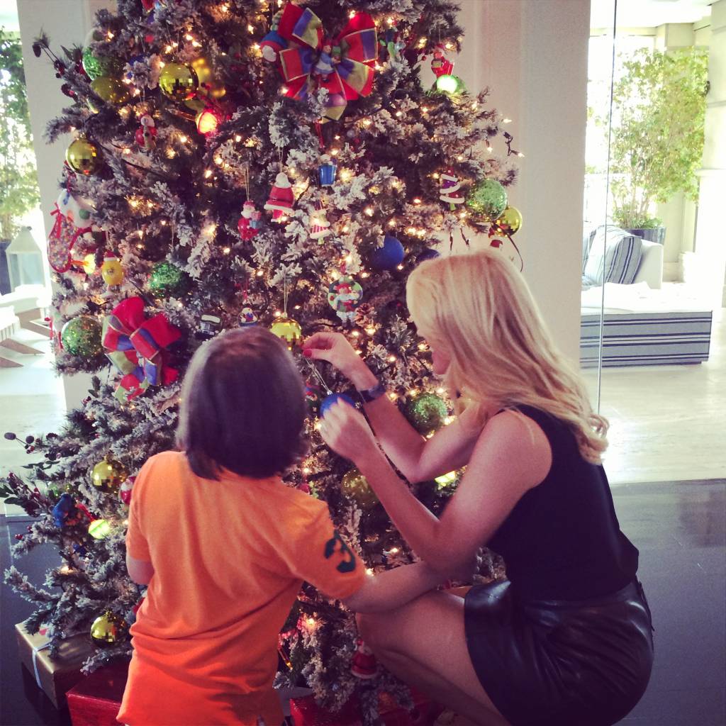 Já montei minha árvore de Natal e estou pronta para as festas!