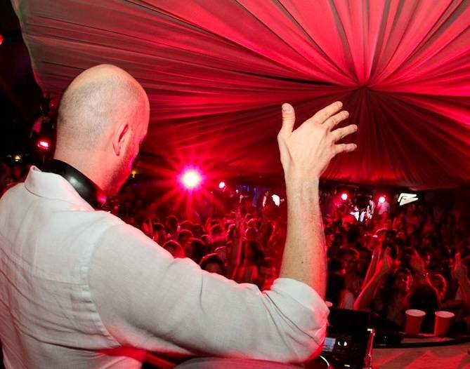A expansão da festa Clubinho