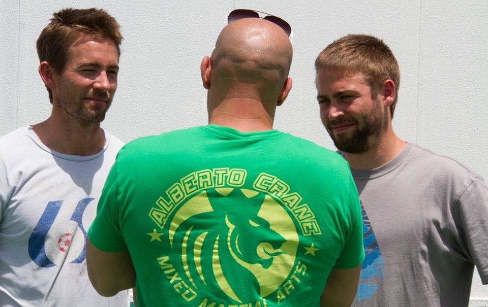 O primeiro encontro de Vin Diesel com os irmãos de Paul Walker. Veja a foto!