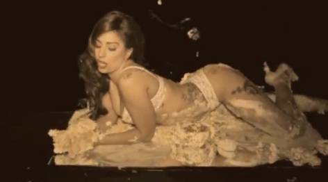 Lady Gaga lança prévia do clipe de “Cake”
