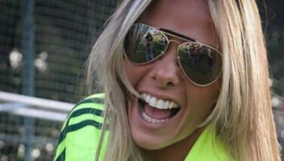 Adriane Galisteu promete striptease se o Palmeiras for campeão