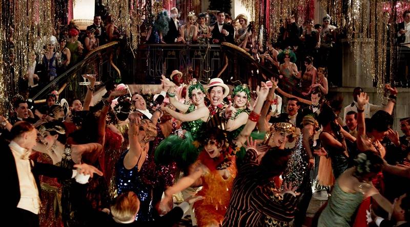 O Grande Gatsby: o milionário Jay Gatsby prepara uma grande festa em sua casa O Grande Gatsby: o milionário Jay Gatsby prepara uma grande festa em sua casa