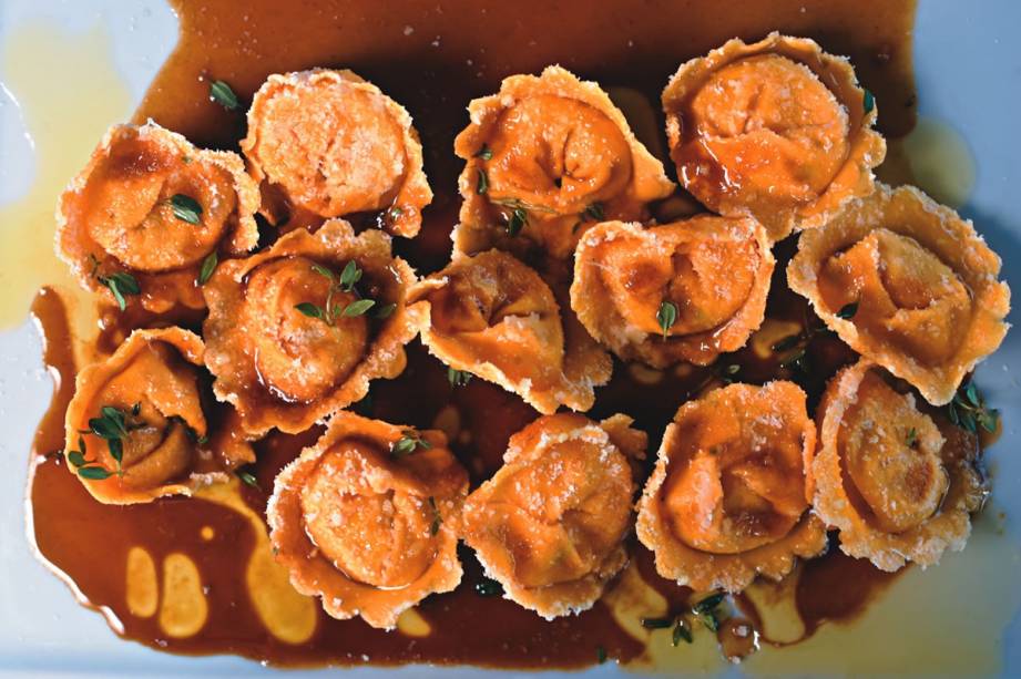 Raviolotti de polenta ao molho de vitelo Raviolotti de polenta ao molho de vitelo