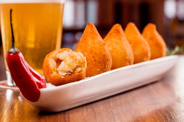 Coxinha de queijo brie e mel Coxinha de queijo brie e mel