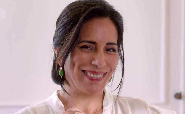 Glória Pires descobre a cura da celulite em ‘Linda de Morrer’