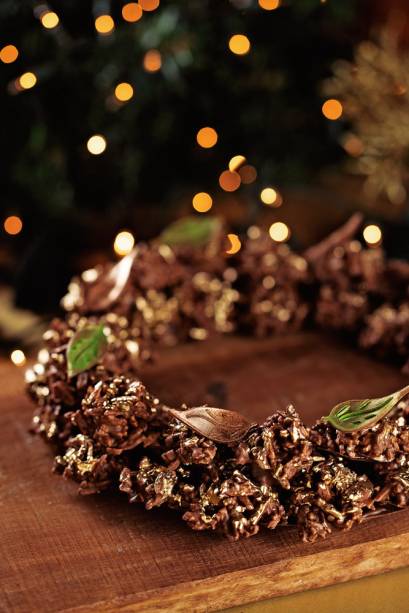 guirlanda de chocolate com am&ecirc;ndoa tem 500 gramas