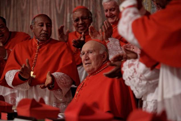 Habemus Papam: Michel Piccoli interpreta o papa Habemus Papam: Michel Piccoli interpreta o papa