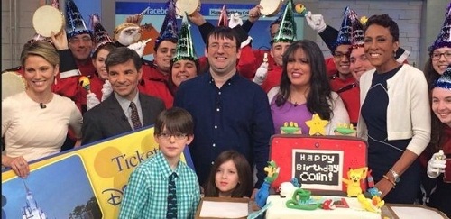 Menino americano sem amigos ganha aniversário na internet e fica famoso