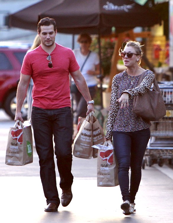 Henry Cavill e Kaley Cuoco fazem compras em Los Angeles – 03/07/13