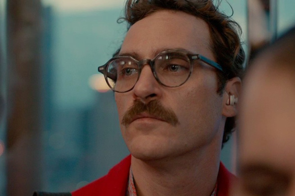 Internauta descobre “segundo rosto” na cara de Joaquin Phoenix durante filme ‘Ela’; confira