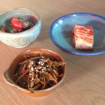 Couvert: inclui at&eacute; o kimch picante coreano