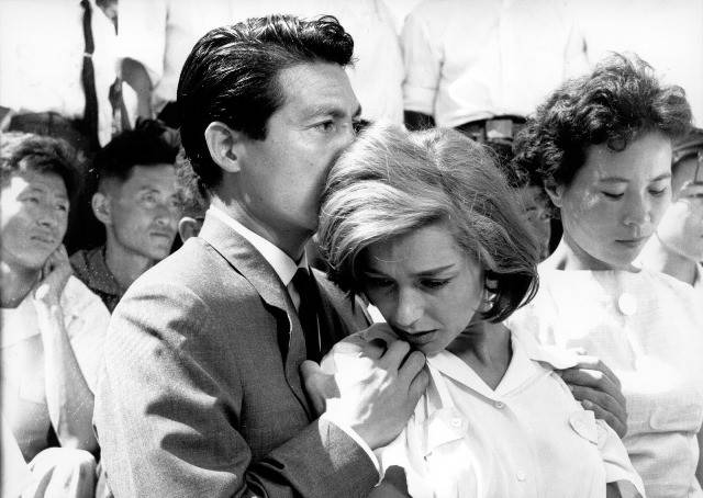 Hiroshima Meu Amor: primeiro filme do cineasta Alain Resnais, um dos precursores da nouvelle vague Hiroshima Meu Amor: primeiro filme do cineasta Alain Resnais, um dos precursores da nouvelle vague
