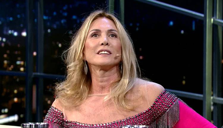Maria Gadu faz declaração de amor e leva esposa às lágrimas no ‘Programa do Jô’