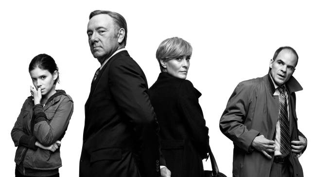 Poster de House of Cards com o elenco, em preto e branco