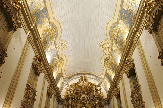 igreja-sao-francisco-de-assis-interior.jpeg