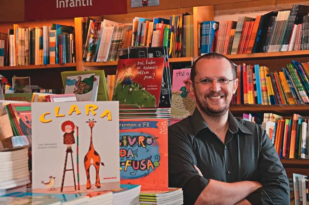 Contação de histórias do escritor Ilan Brenman