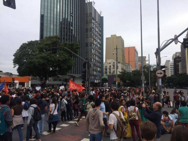 Concentração de ato do MPL bloqueia avenidas