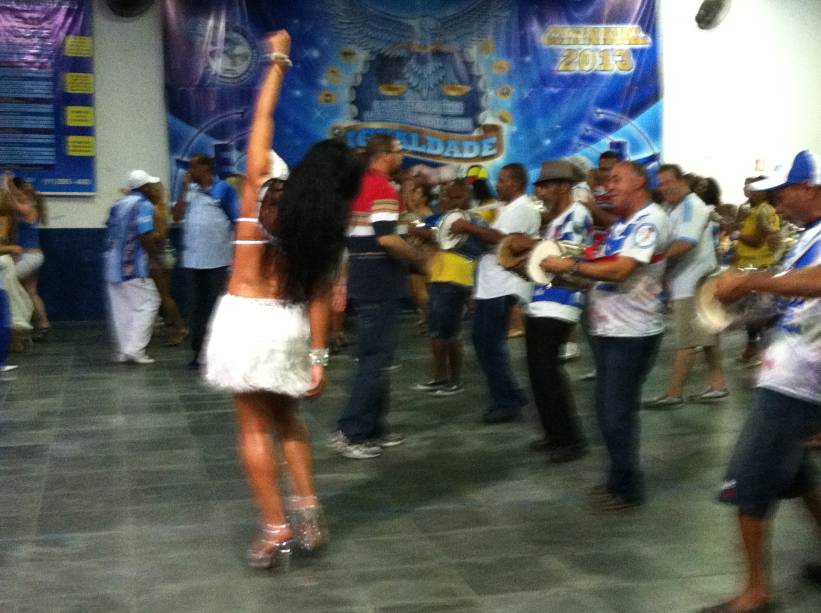 Rainha da bateria, Deborah Caetano Rainha da bateria, Deborah Caetano