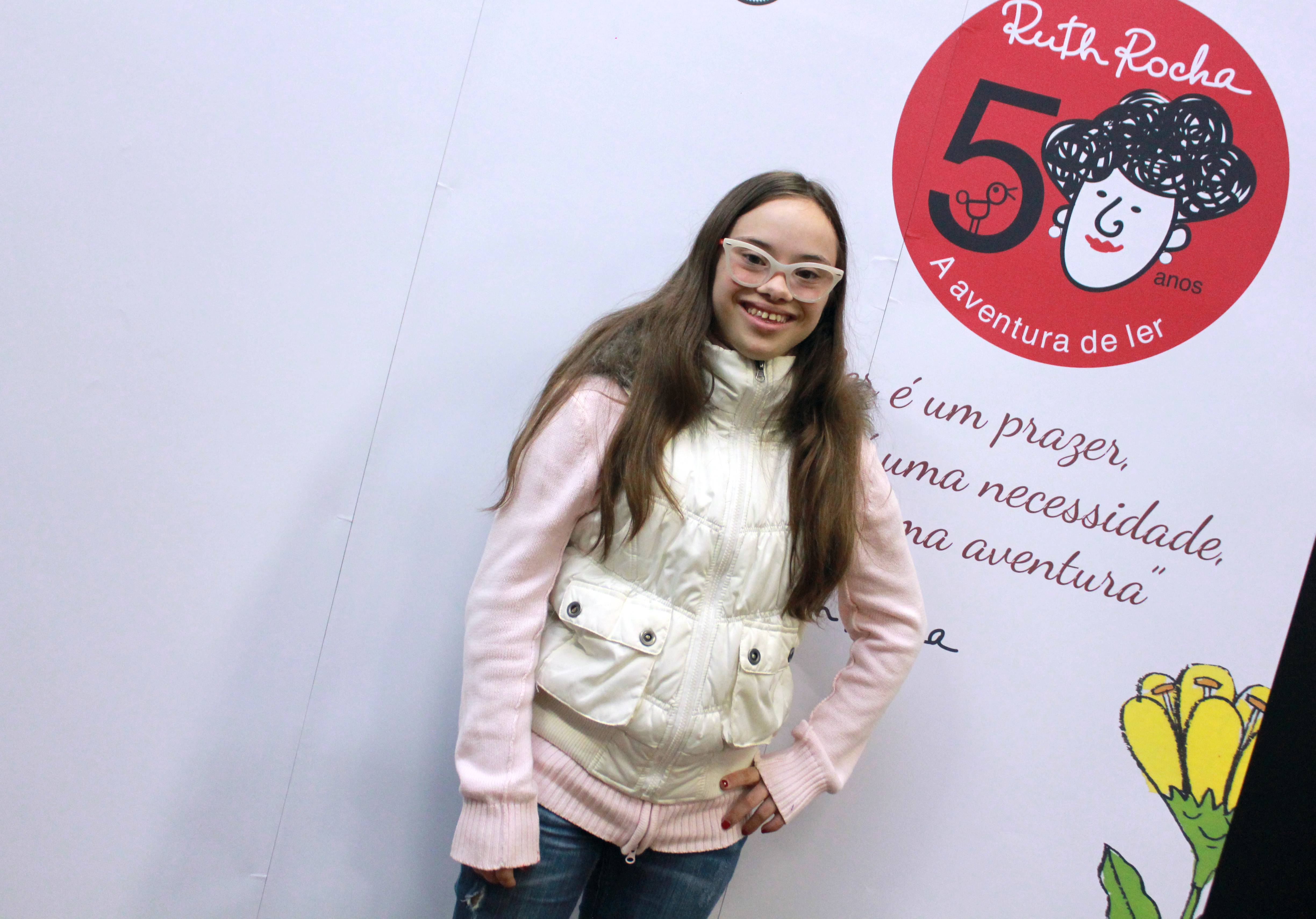 Lembra da Clarinha da novela ‘Paginas da Vida’? Confira a foto e o novo projeto de Joana Mocarzel, de 16 anos e portadora da Síndrome de Down