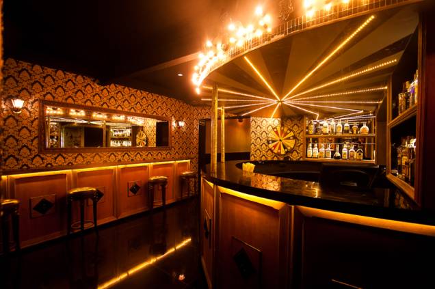 Funhouse: bar tem formato de carrossel Funhouse: bar tem formato de carrossel