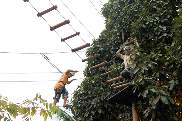 Na Riviera: as crianças adoram o arvorismo :)