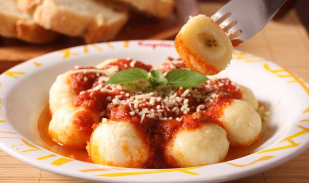 Nhoque de batata recheado de mussarela Nhoque de batata recheado de mussarela