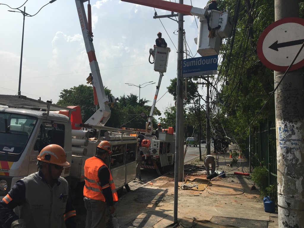 marginal acidente poste 1