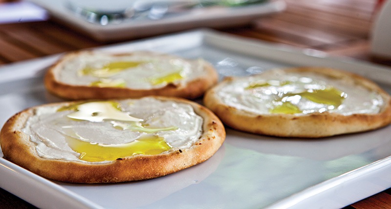 Esfiha aberta de coalhada: assada na hora Esfiha aberta de coalhada: assada na hora