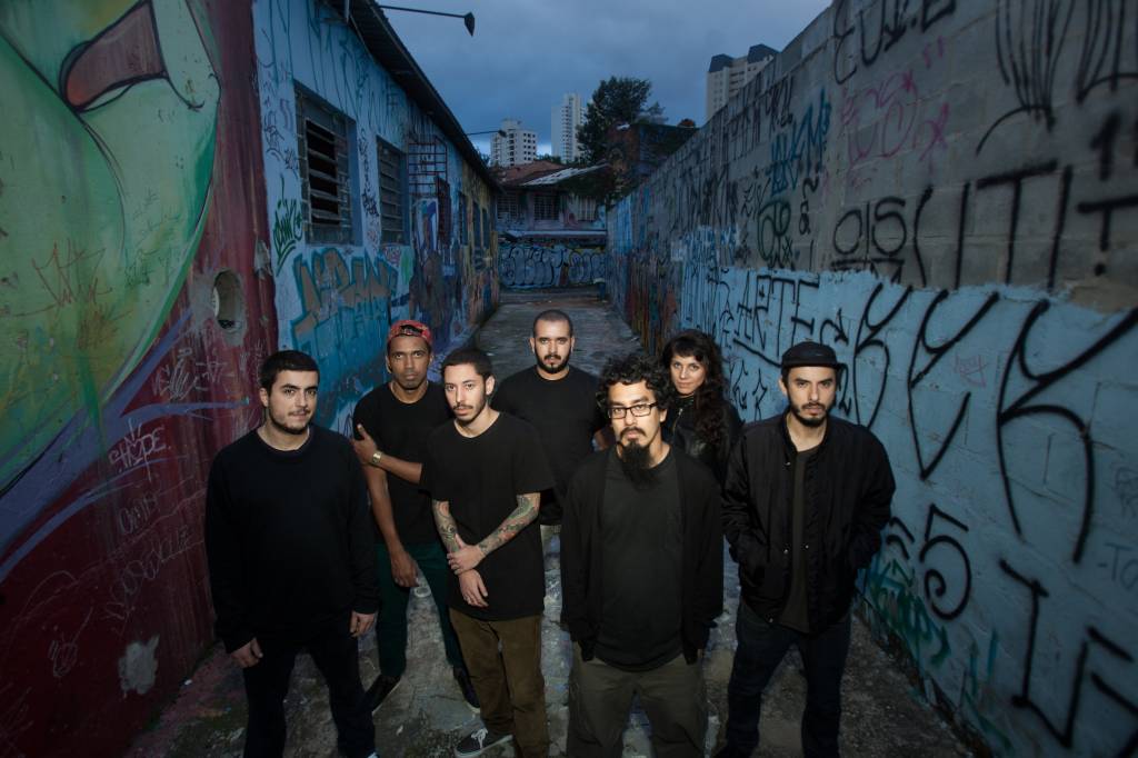 Coletivo Metanol: Seixlack (esq.), Vekr, Soul One, Akin, U-RSO, Oh! Mussi e MJP Coletivo Metanol: Seixlack (esq.), Vekr, Soul One, Akin, U-RSO, Oh! Mussi e MJP