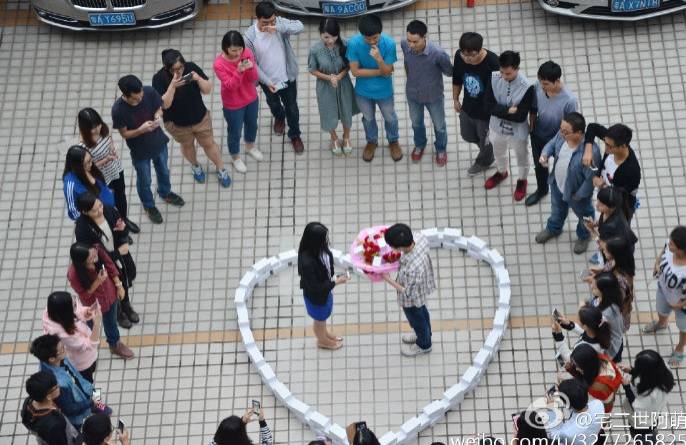 Homem compra 99 iPhones 6 para pedir namorada em casamento; ela diz ‘não’