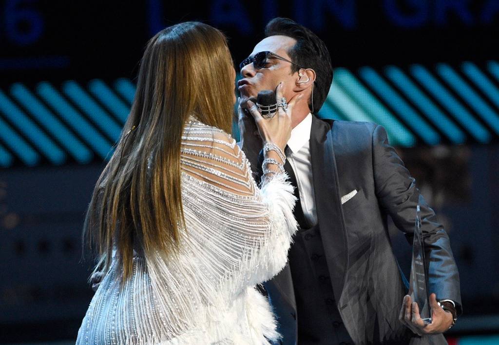Após beijar Jennifer Lopez no Grammy, Marc Anthony vai se separar da mulher, diz site